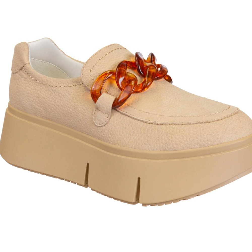 NakedFeet Princeton Loafer in Beige size 6.5 (Note: fits like 7!)